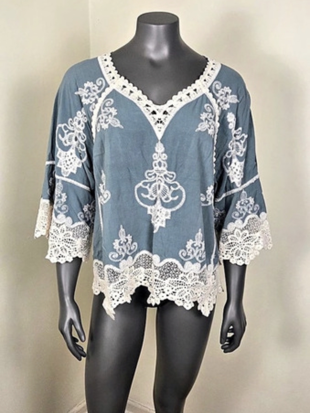 Democracy Embroidered Lace Top in Blue Size Large